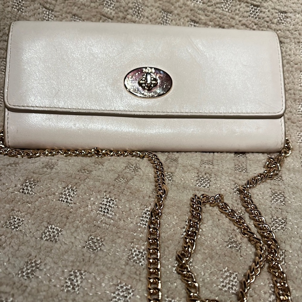 Coach off-white wallet with detachable chain